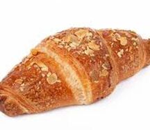 Круассан с миндалем и марципаном