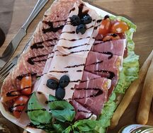 Мясная тарелка