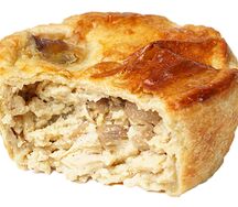 Пирог с курицей и грибами в соусе велюте