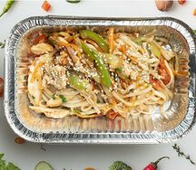 Удон с куриным филе и овощами