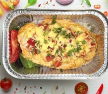 Куриная грудка с томатами и легким соусом
