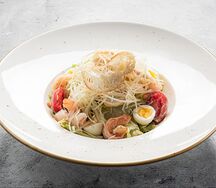 Салат Цезарь с креветками 