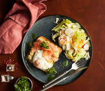 Салат с сёмгой и адыгейским сыром