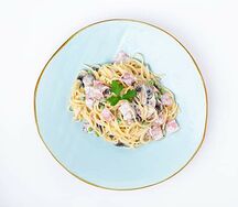 Паста с грибами и ветчиной