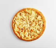 Пицца с ананасом