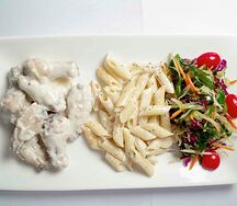Крылышки с соусом бешамель