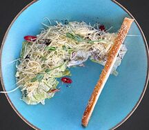 Салат с телятиной и вялеными томатами