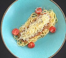 Спагетти Болоньезе с соусом из молочной телятины и протёртых томатов