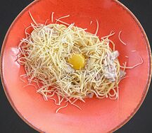 Спагетти Карбонара с обжаренным беконом