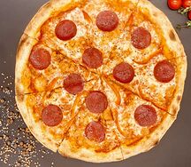 Пицца Салями со сладкой паприкой