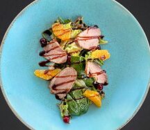 Салат с утиной грудкой и апельсином