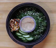 Салат из чуки с угрем