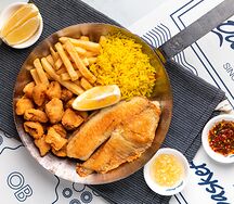 Рыба и кальмары