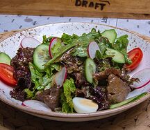 Теплый салат с кониной