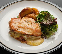 Куриное филе с овощами и сыром