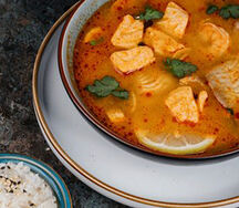 Том ям с морепродуктами