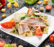 Фарфалле с беконом