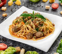 Паста Болоньезе с фрикадельками