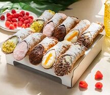 Ассорти из 10 пирожных канноли