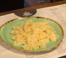 Макароны бантики отварные