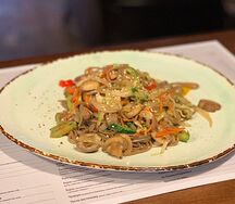 Паста в сливочно-мясном соусе с говядиной