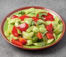 Огурцы в чесночном соусе