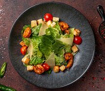 Салат Цезарь с креветками