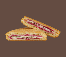 Сэндвич с курицей и брусникой