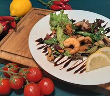 Салат с морепродуктами