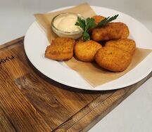 Наггетсы с сырным соусом