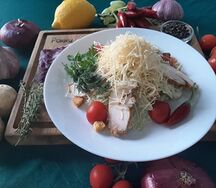 Салат Цезарь с курицей