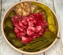 Букет из маринованных овощей