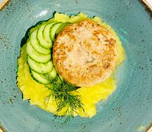 Картофельное пюре с куриной котлеткой