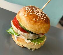 Мини-бургер с курицей