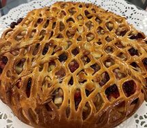 Пирог с яблоком и клюквой