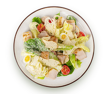 Салат Цезарь с куриной грудкой