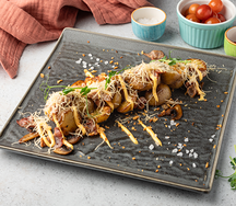 Жареный картофель с грибами, беконом и сыром пармезан