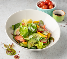 Салат из сезонных овощей
