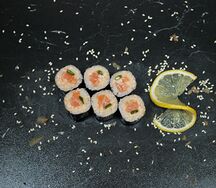Ролл Спайси сяке маки