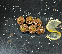 Ролл с спайси унаги маки
