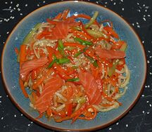 Лапша удон с лососем