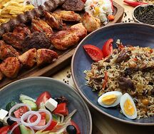 Плов, шашлык, компот и лепешка