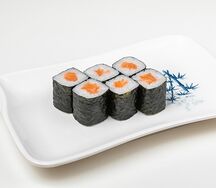 Мини ролл с копченым лососем