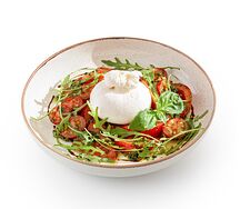 Буррата с томатами