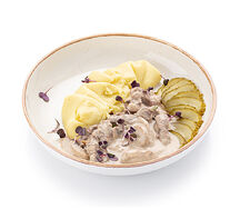 Бефстроганов с картофельным пюре