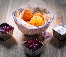 Творожные крокеты с джемом
