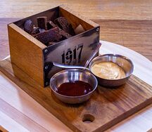 Гренки с соусами