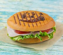 Сэндвич с ветчиной и сыром