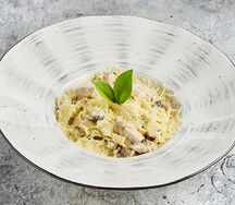 Феттучине с курицей и грибами