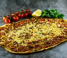 Лахманджун с сыром